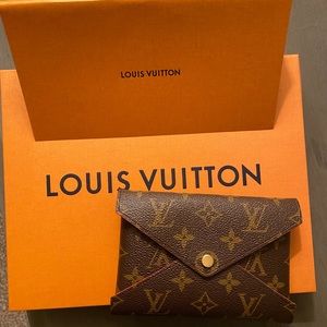Louis Vuitton Medium Kirigami Pochette